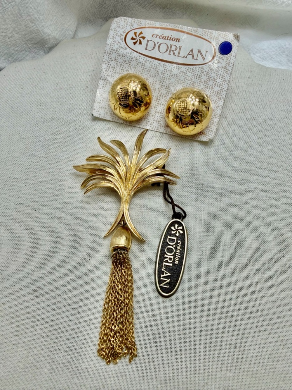 D’Orlan Mid Century Modern Tassel Gold Brooch and clip earrings #36set - Picture 3 of 3